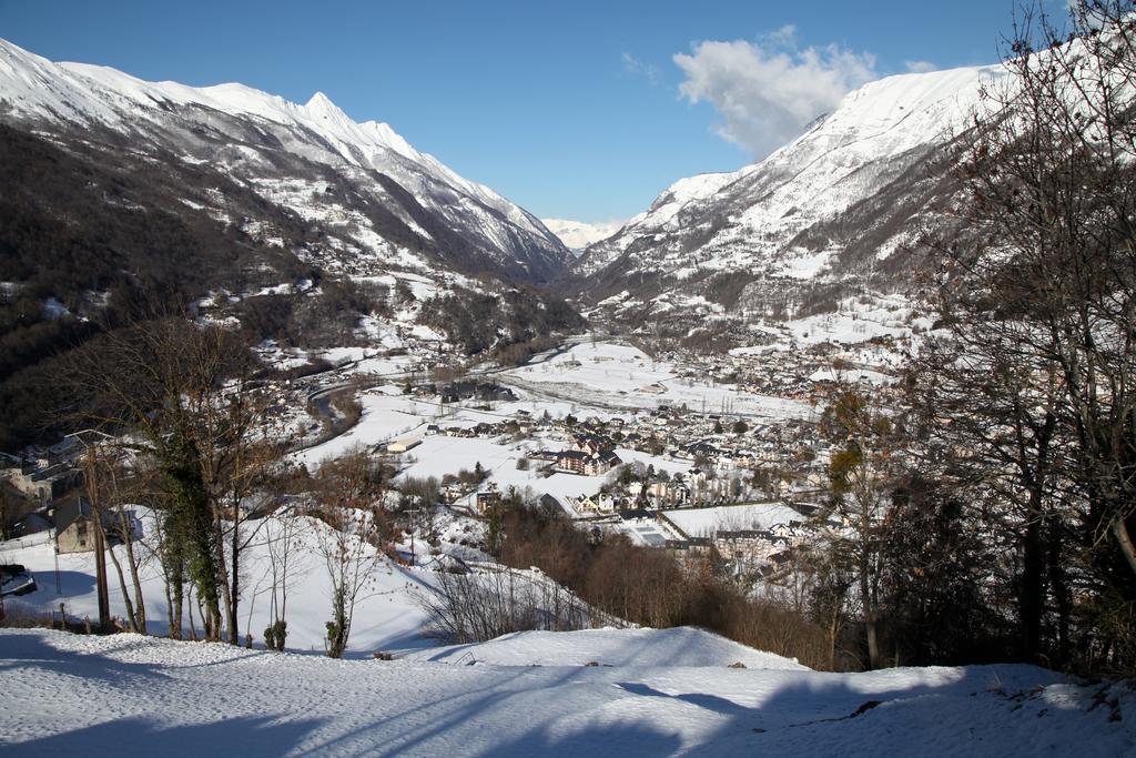 ホテル Roulottes Montagne Pyrenees リュス・サン・ソヴァール エクステリア 写真
